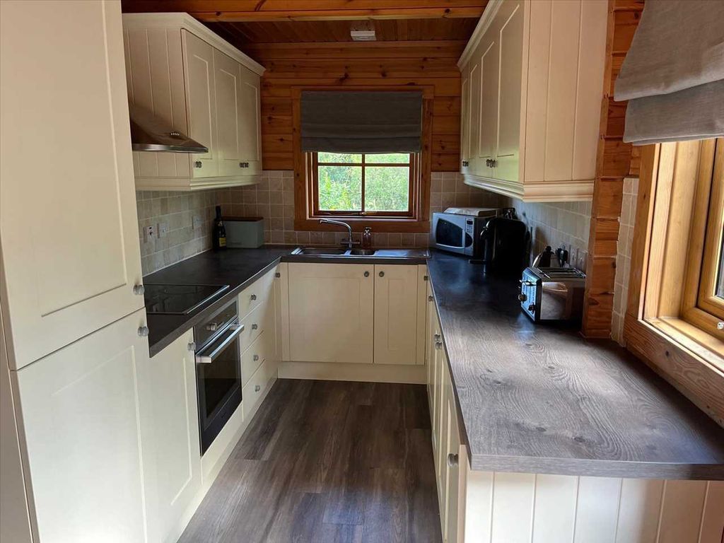 Property photo 3 of 33 Kitchen