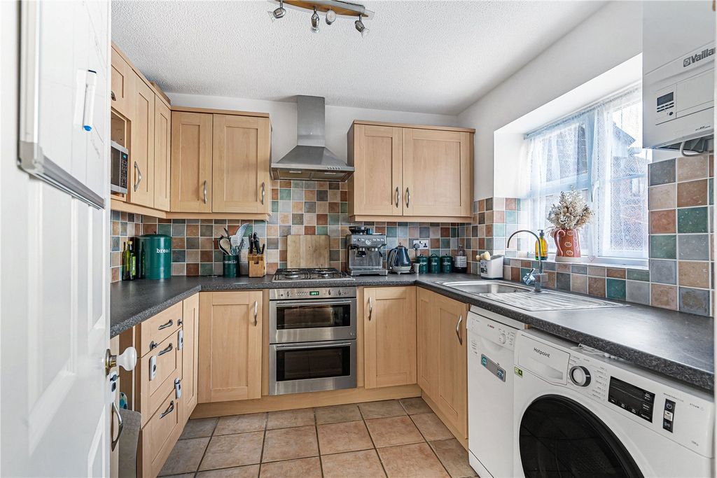 Property photo 3 of 23 Picture No. 11