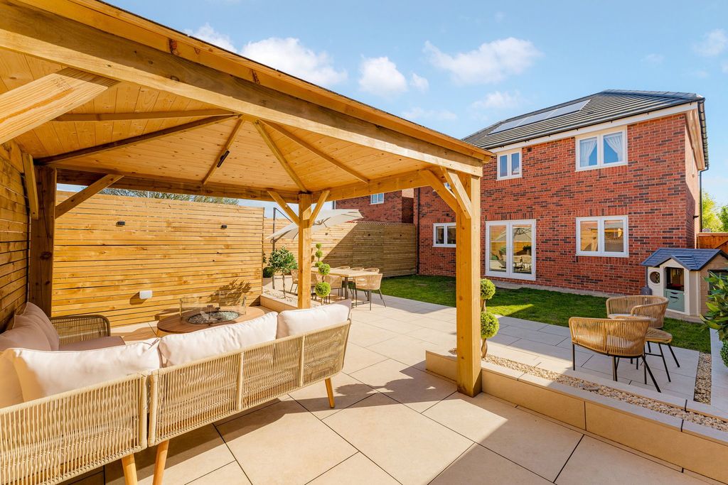 Property photo 2 of 86