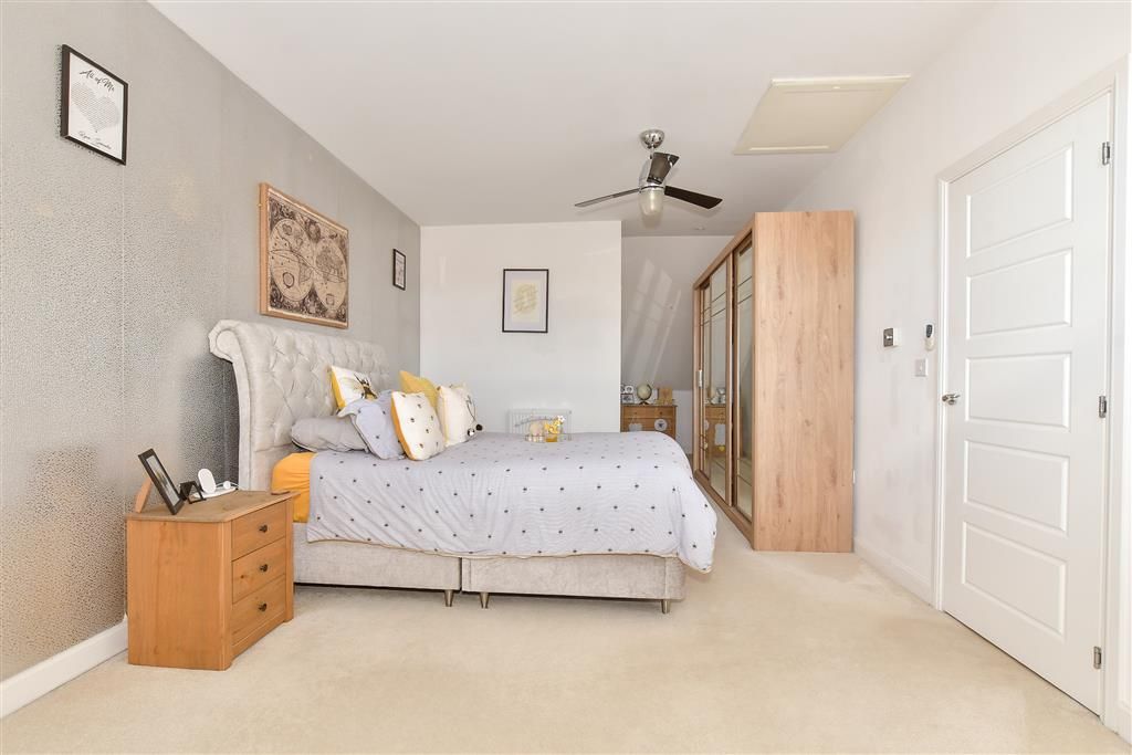 Property photo 1 of 13 Bedroom 1