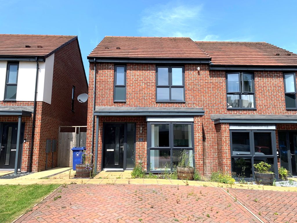 Property photo 1 of 11 F7
