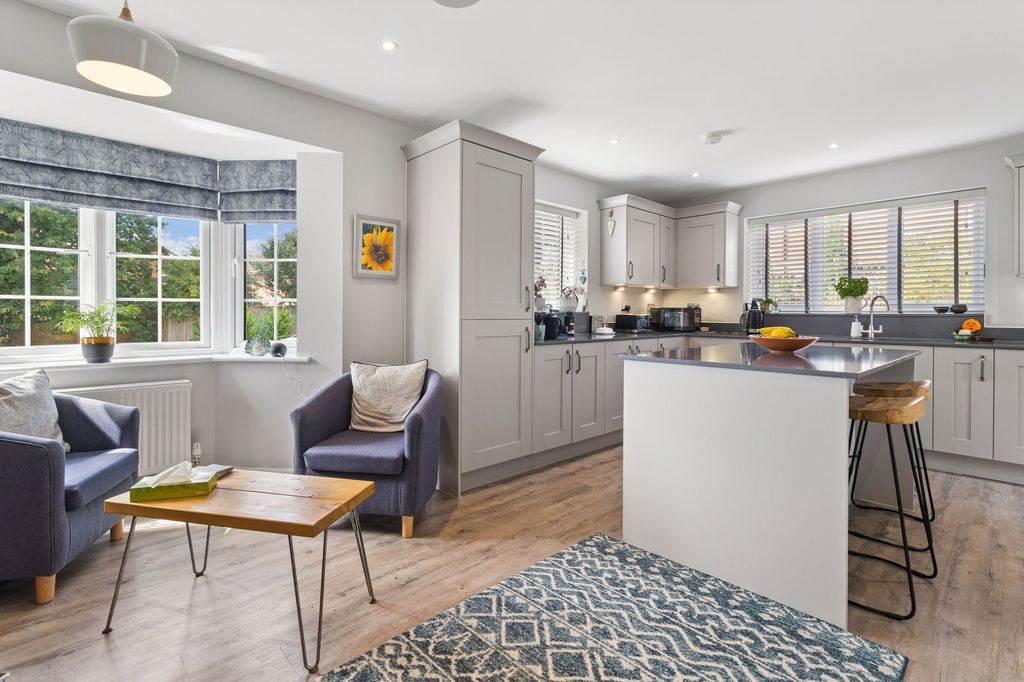 Property photo 2 of 22