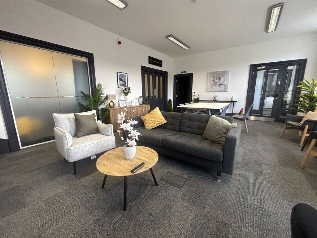 Property photo 2 of 5 Picture No. 13