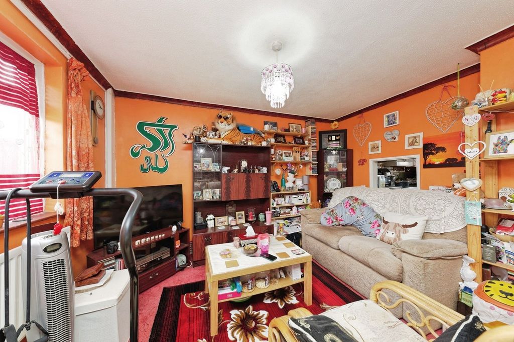 Property photo 3 of 17