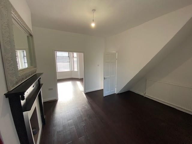 Property photo 3 of 20 Dining Area