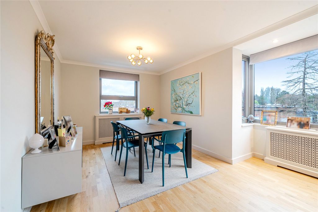 Property photo 3 of 15 Dining Area