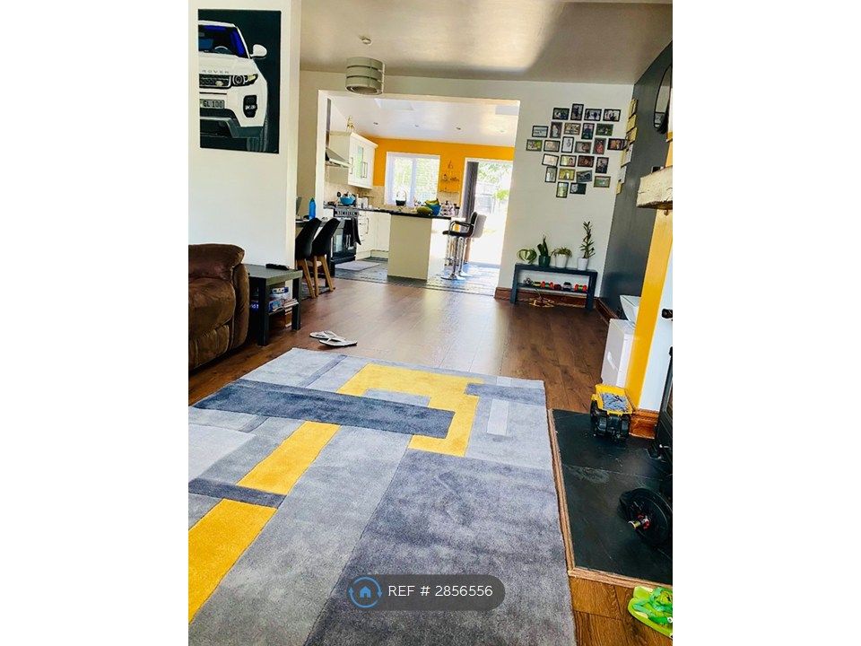 Property photo 2 of 31