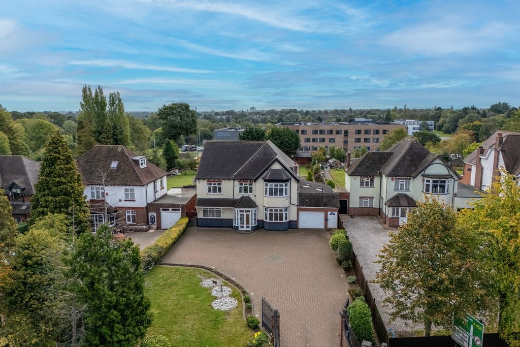 Property photo 1 of 21 370Hagley-5