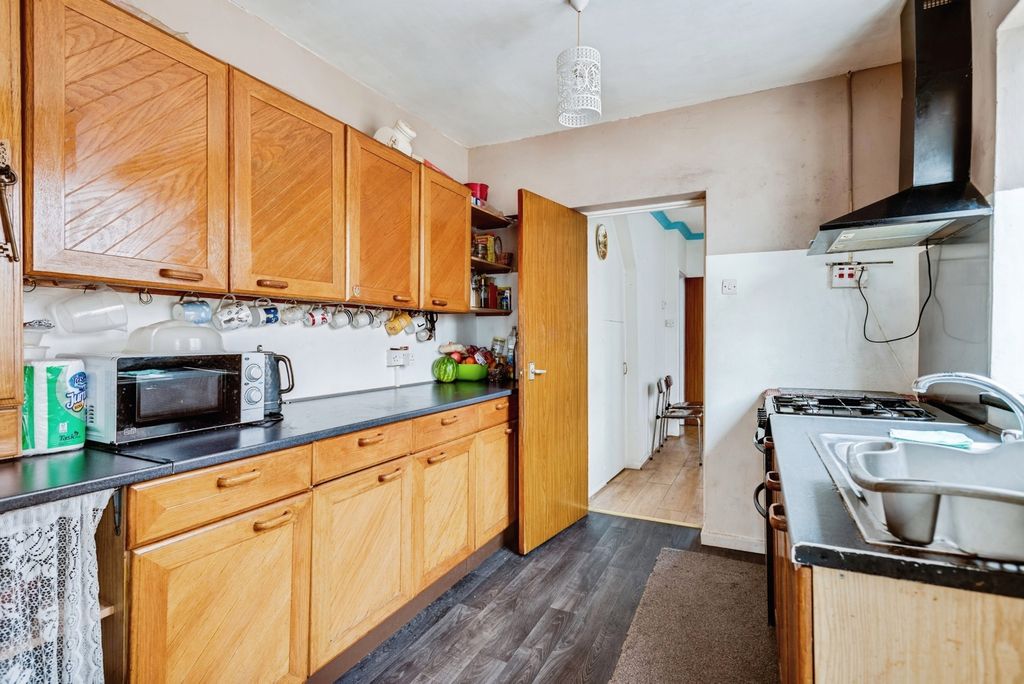 Property photo 3 of 16 Photo