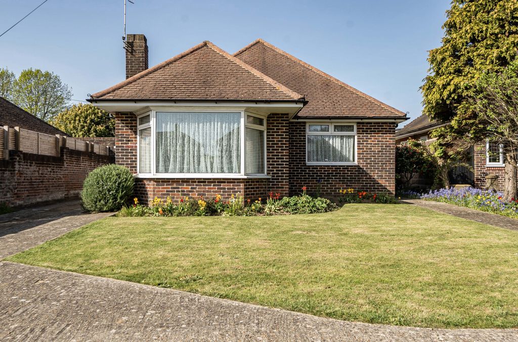 Property photo 2 of 18 1441843-22-69d67B...