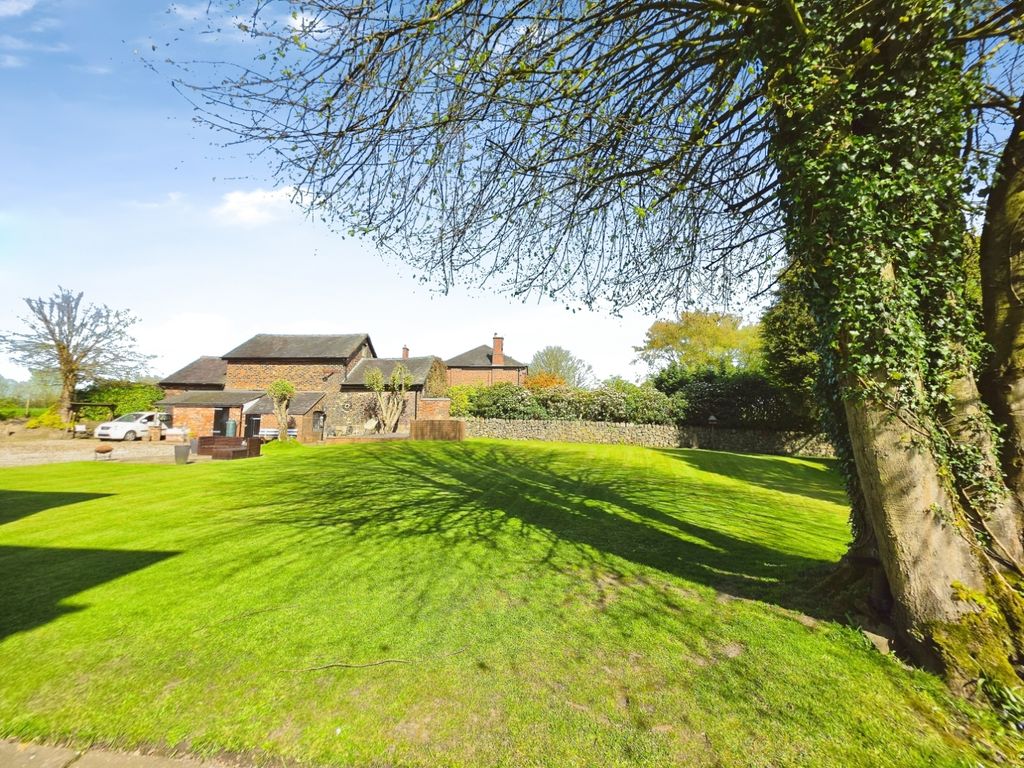 Property photo 3 of 52 Pbox-Img.Jpg