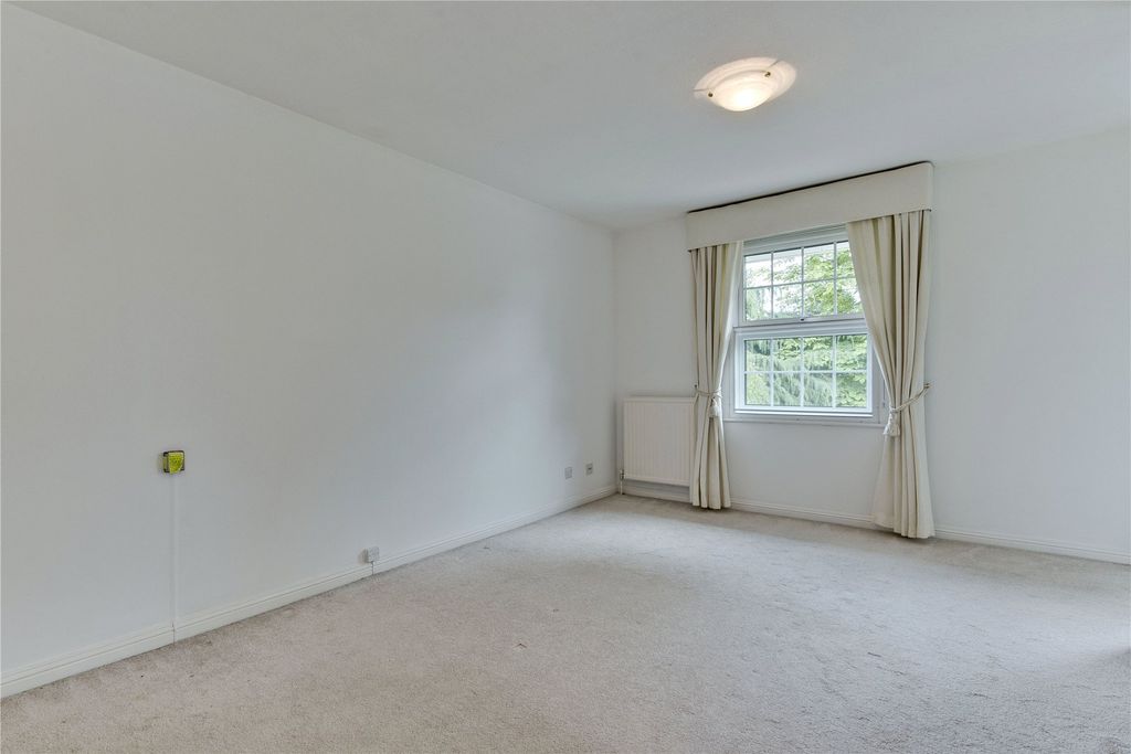 Property photo 3 of 4 Picture No. 05