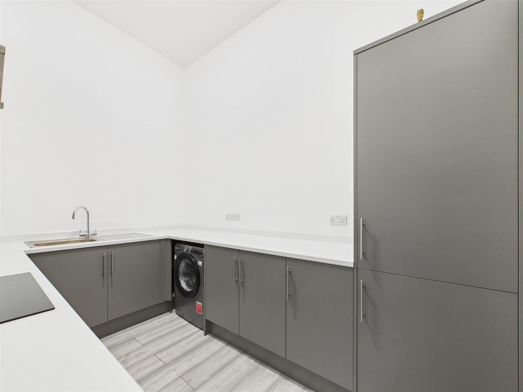 Property photo 2 of 17 Cam03604G0-Pr0176-Still004.Jpg