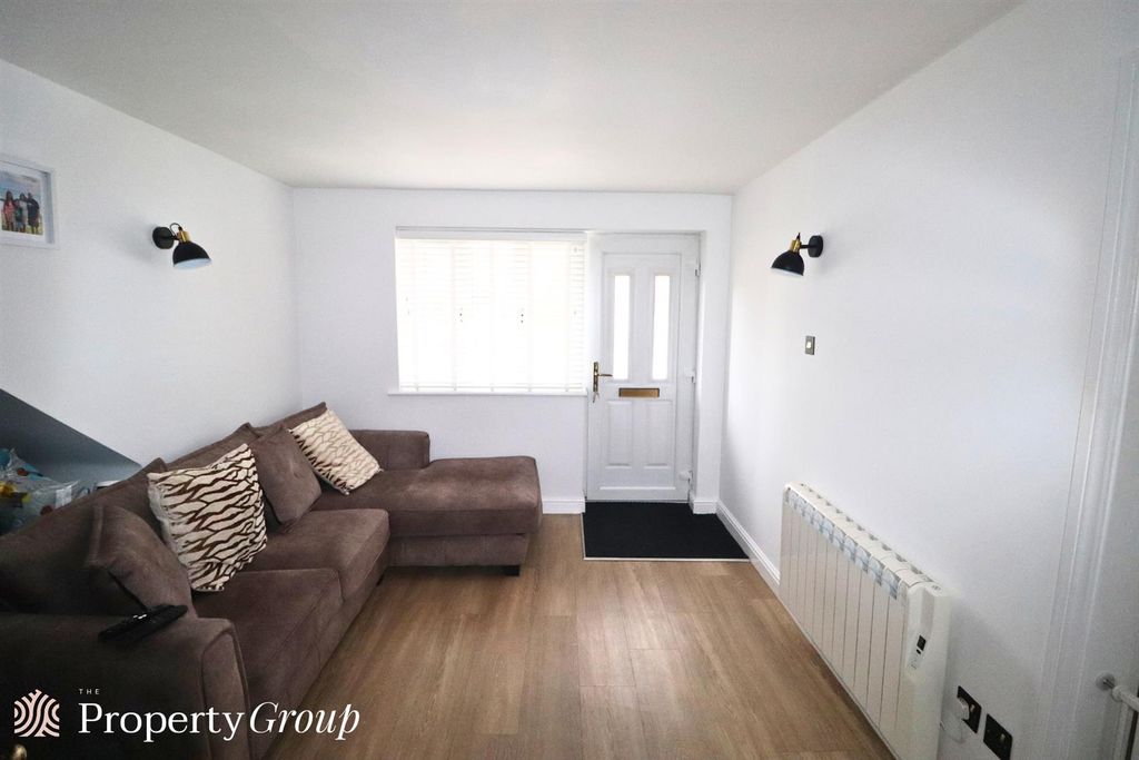 Property photo 3 of 11 3 Alexandra Court (8).Png