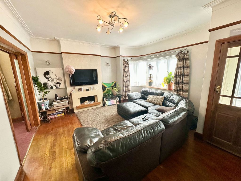 Property photo 3 of 20