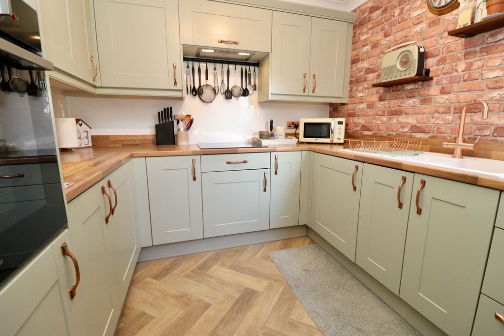 Property photo 2 of 13 Img_5403