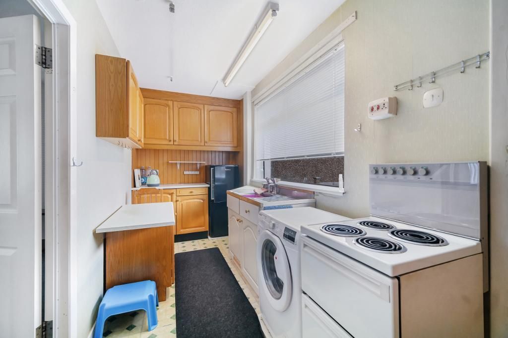 Property photo 3 of 20 Kitchen