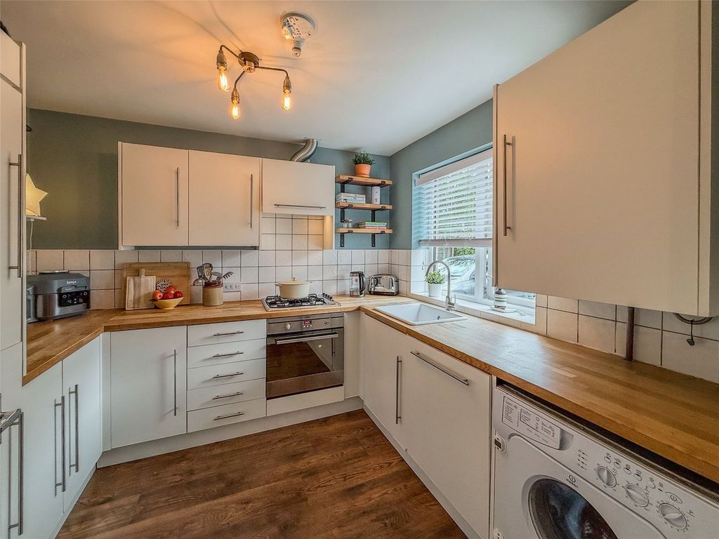 Property photo 3 of 12 Kitchen