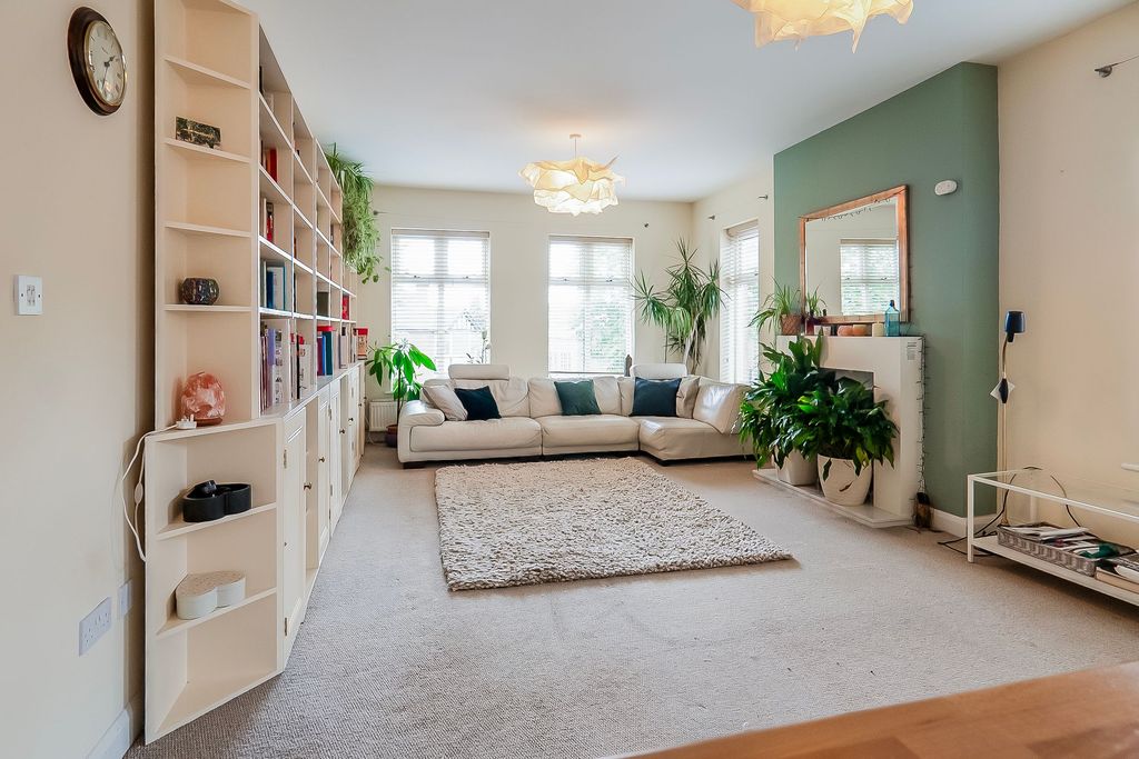 Property photo 1 of 31