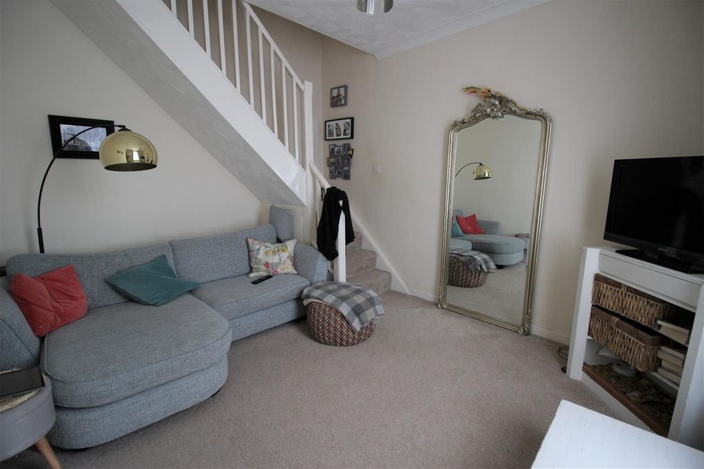 Property photo 2 of 5