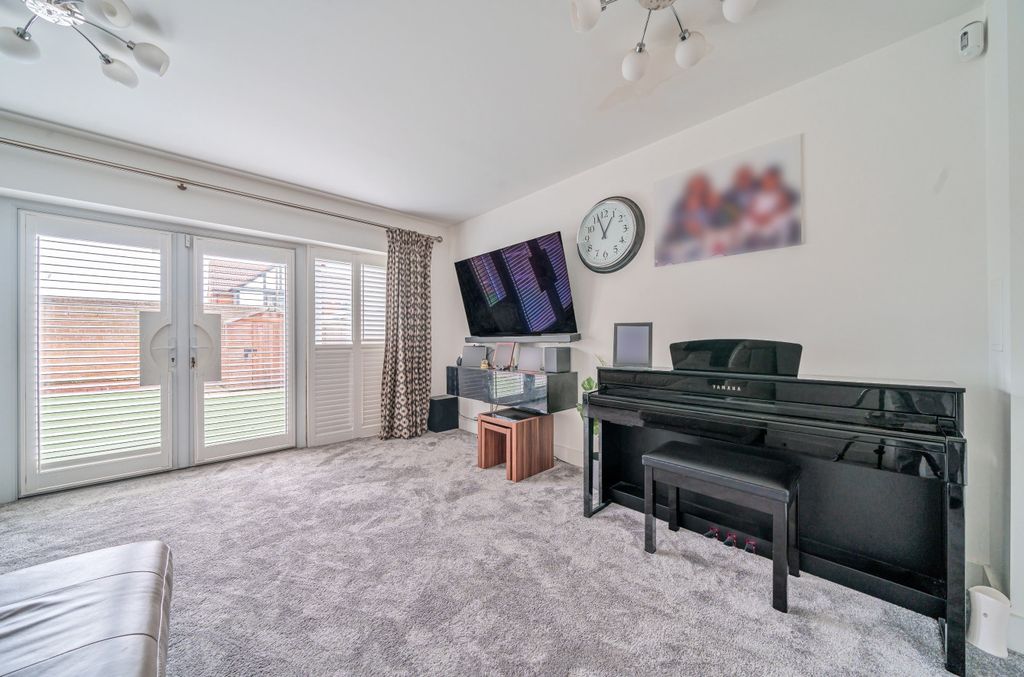 Property photo 3 of 19 Reception