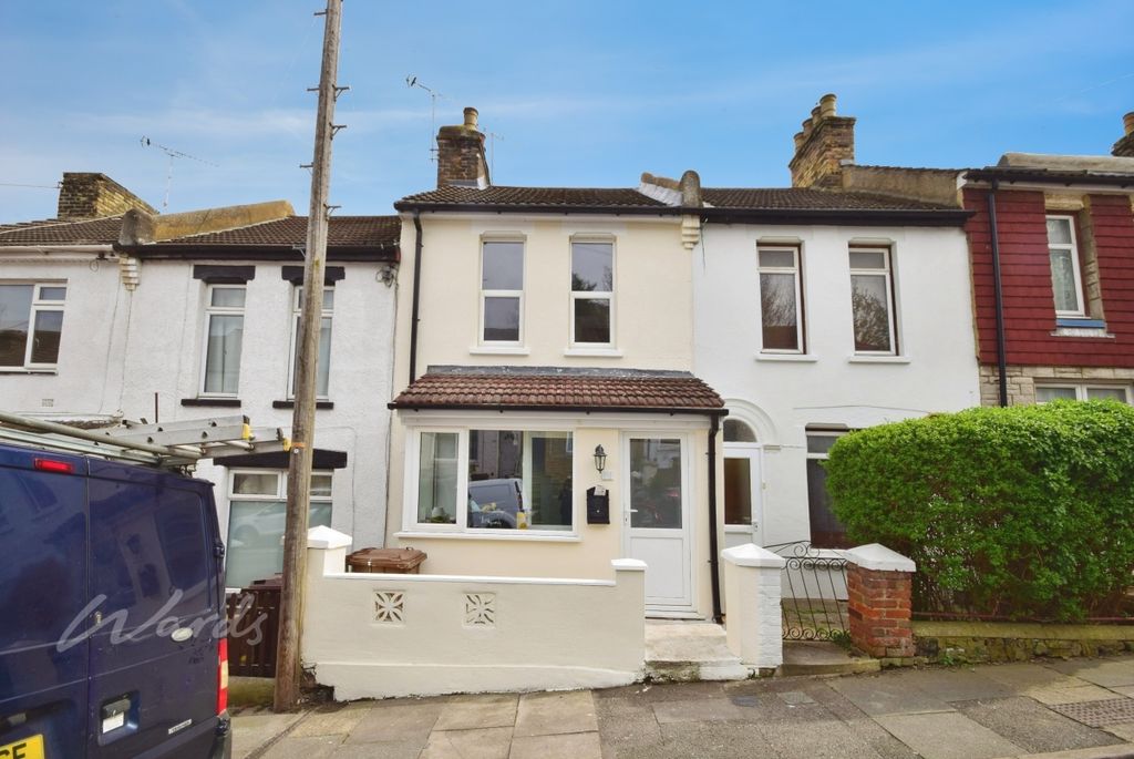 Property photo 1 of 3 Gordon Front