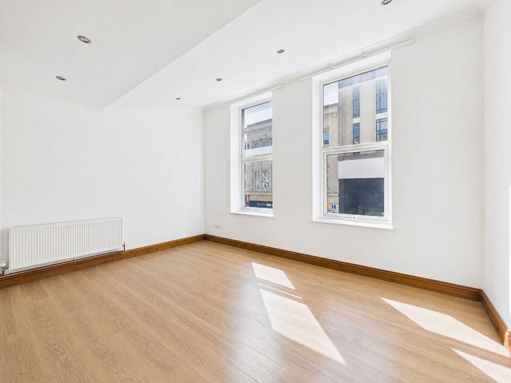 Property photo 1 of 8 Bedroom Space