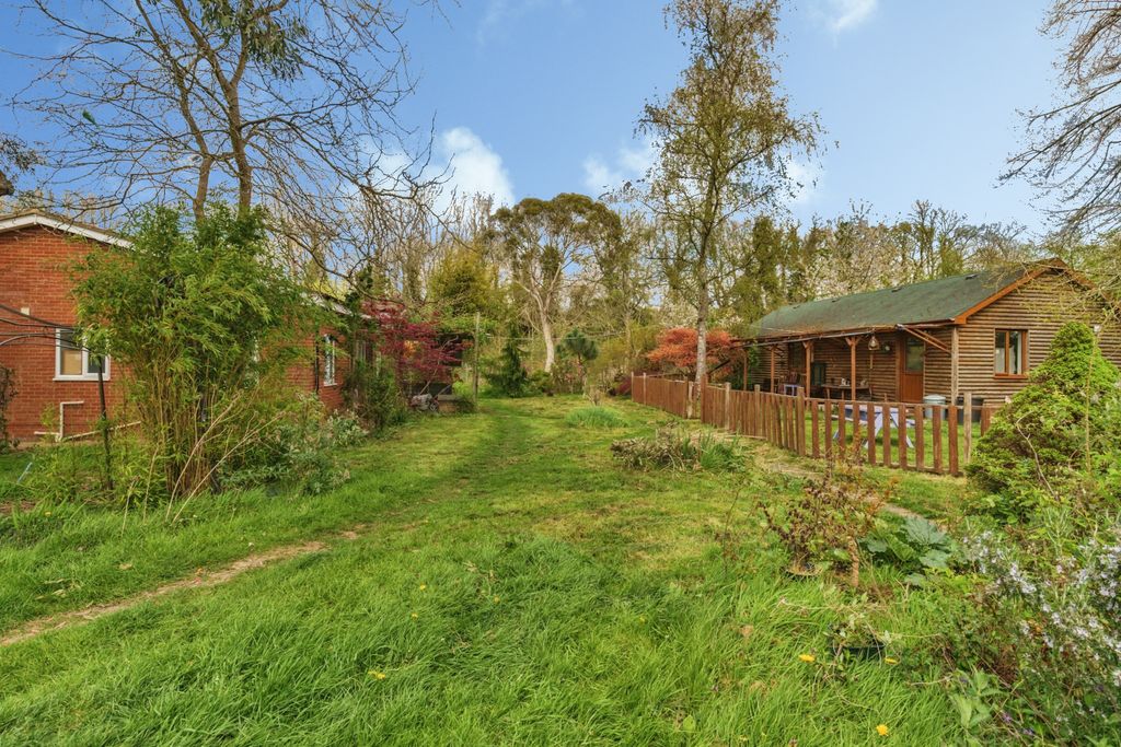 Property photo 2 of 20