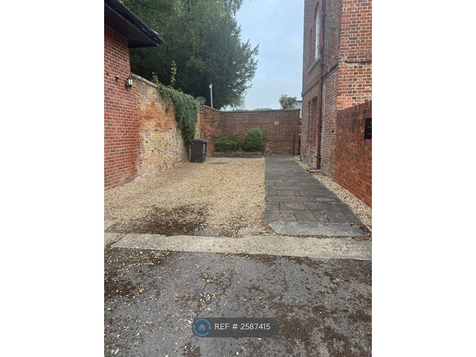 Property photo 3 of 12 Private Parking Space