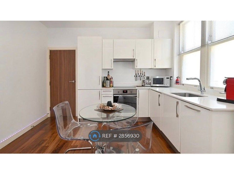 Property photo 3 of 3 Shared Bathroom