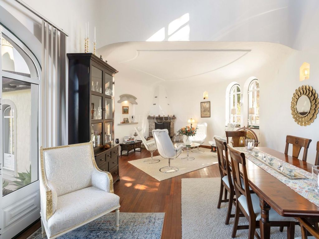 Property photo 2 of 30