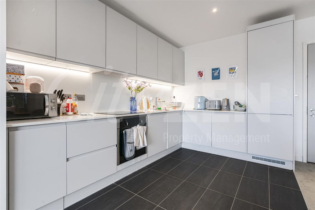 Property photo 2 of 17 Kitchen
