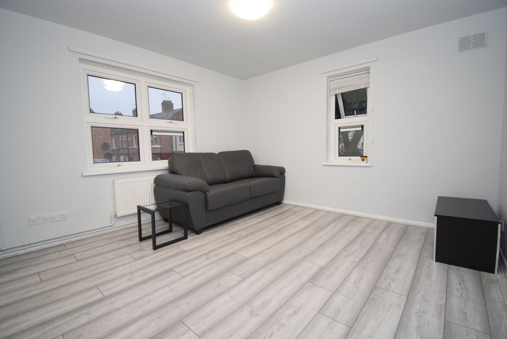 Property photo 2 of 7 Gallery