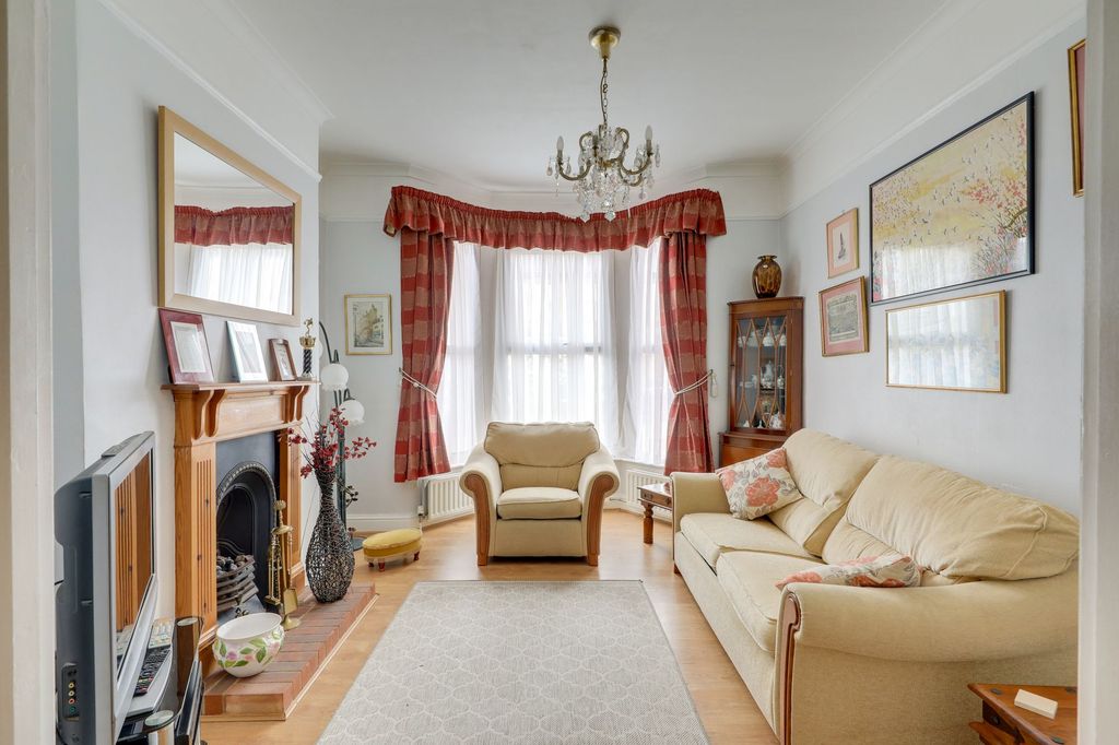 Property photo 2 of 14