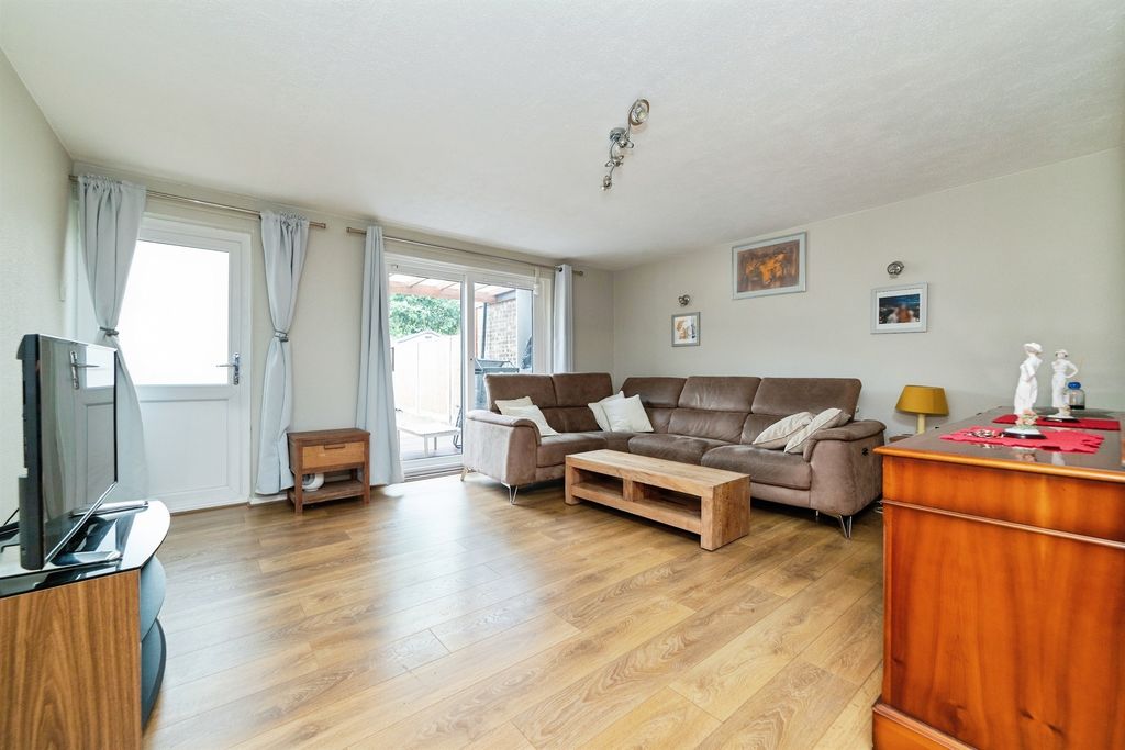 Property photo 3 of 16
