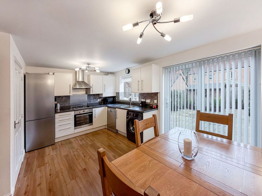 Property photo 2 of 22