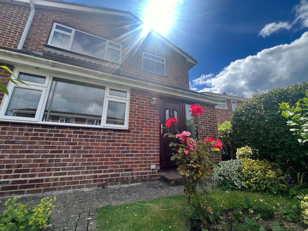 Property photo 1 of 28