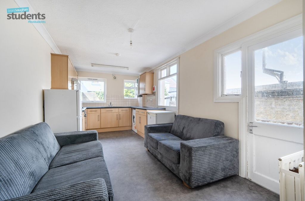 Property photo 1 of 11 Picture No. 13