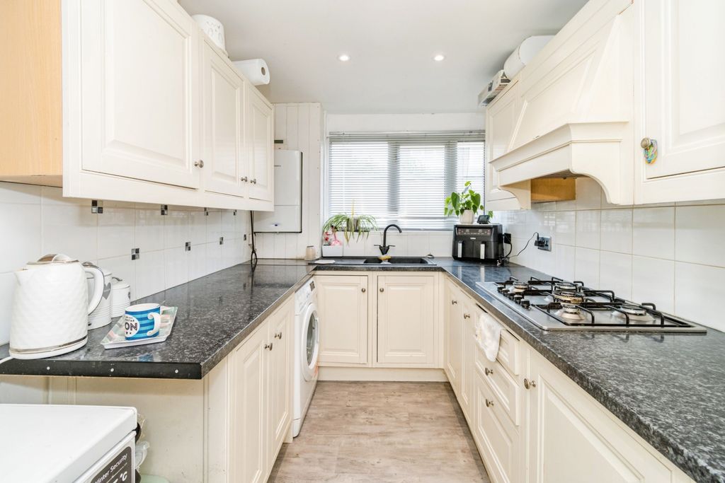 Property photo 2 of 16 Pbox-Img.Jpg