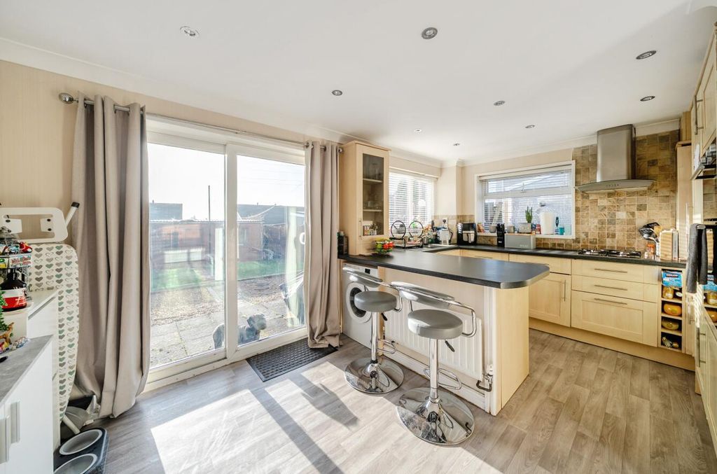 Property photo 3 of 21 1400948-12-696E0E767312A.Jpg