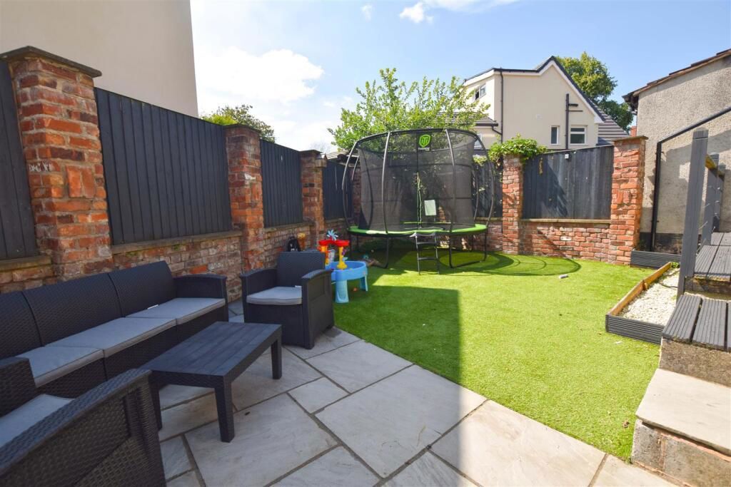 Property photo 2 of 14
