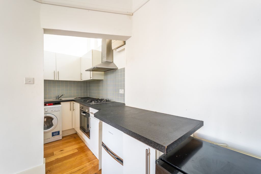 Property photo 3 of 11 Mba09874