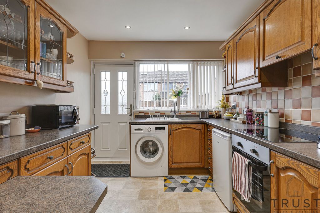 Property photo 3 of 24