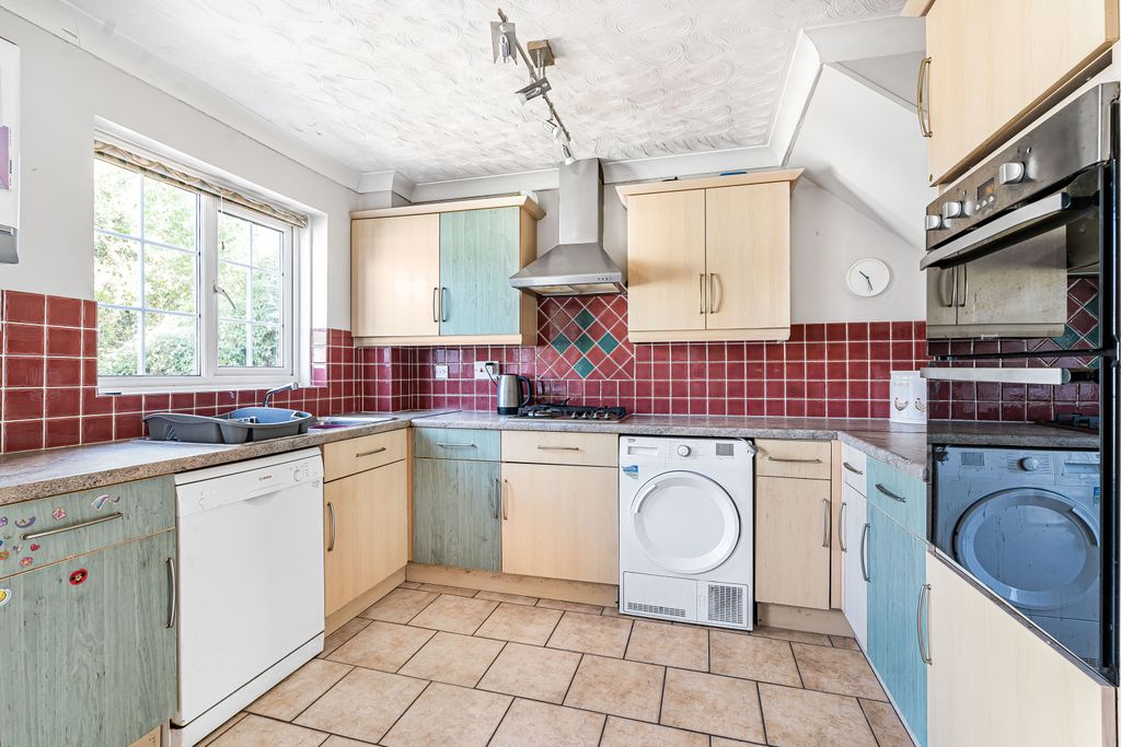 Property photo 2 of 15 Kitchen