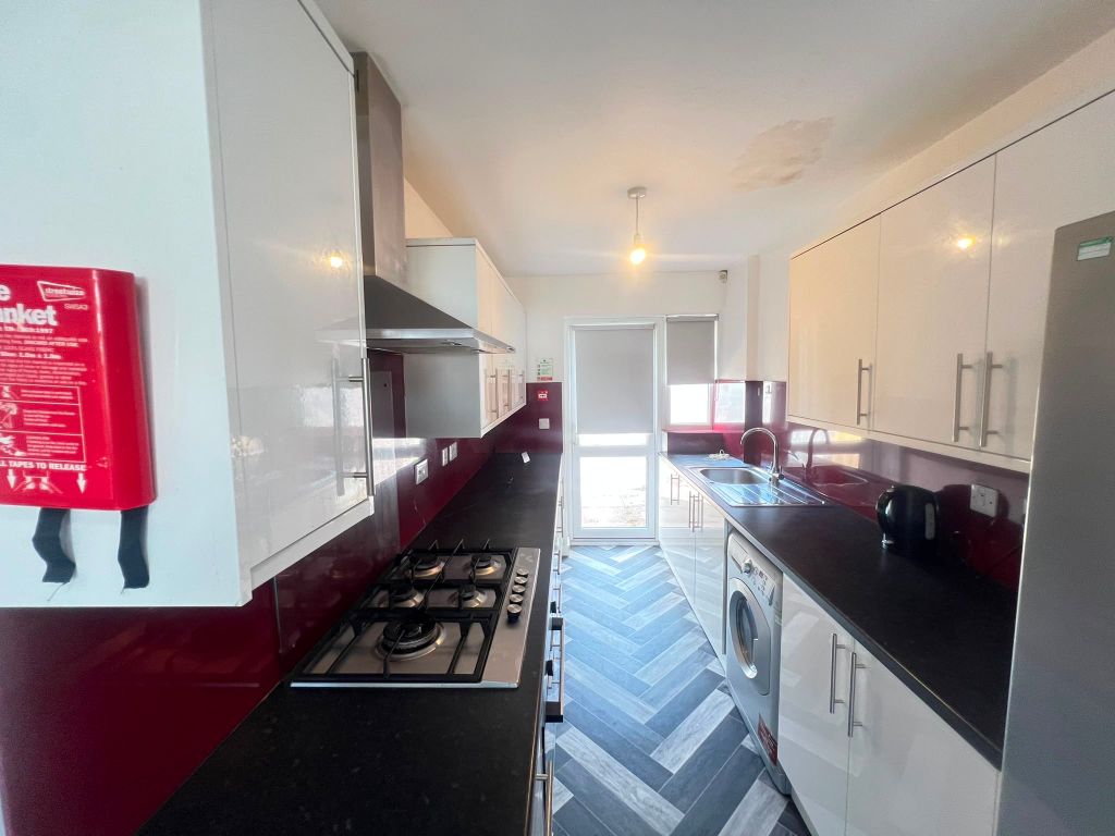 Property photo 3 of 25 396640A5-32F7-4397-97A3-4c0336830938