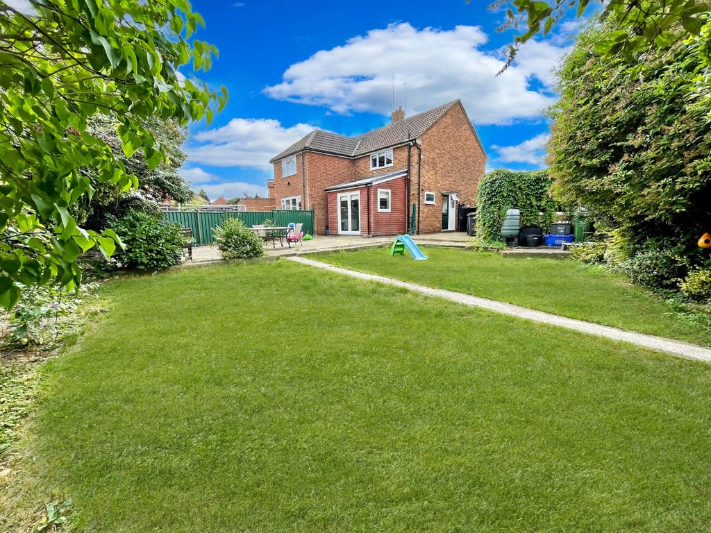 Property photo 1 of 10 4385070