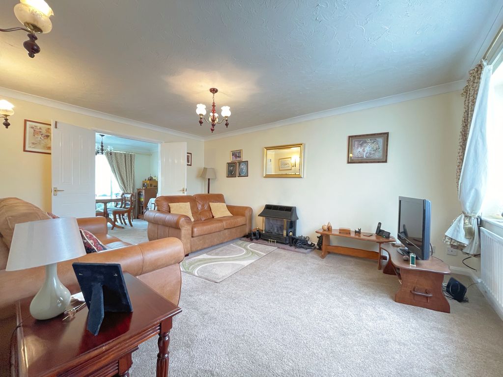 Property photo 3 of 18