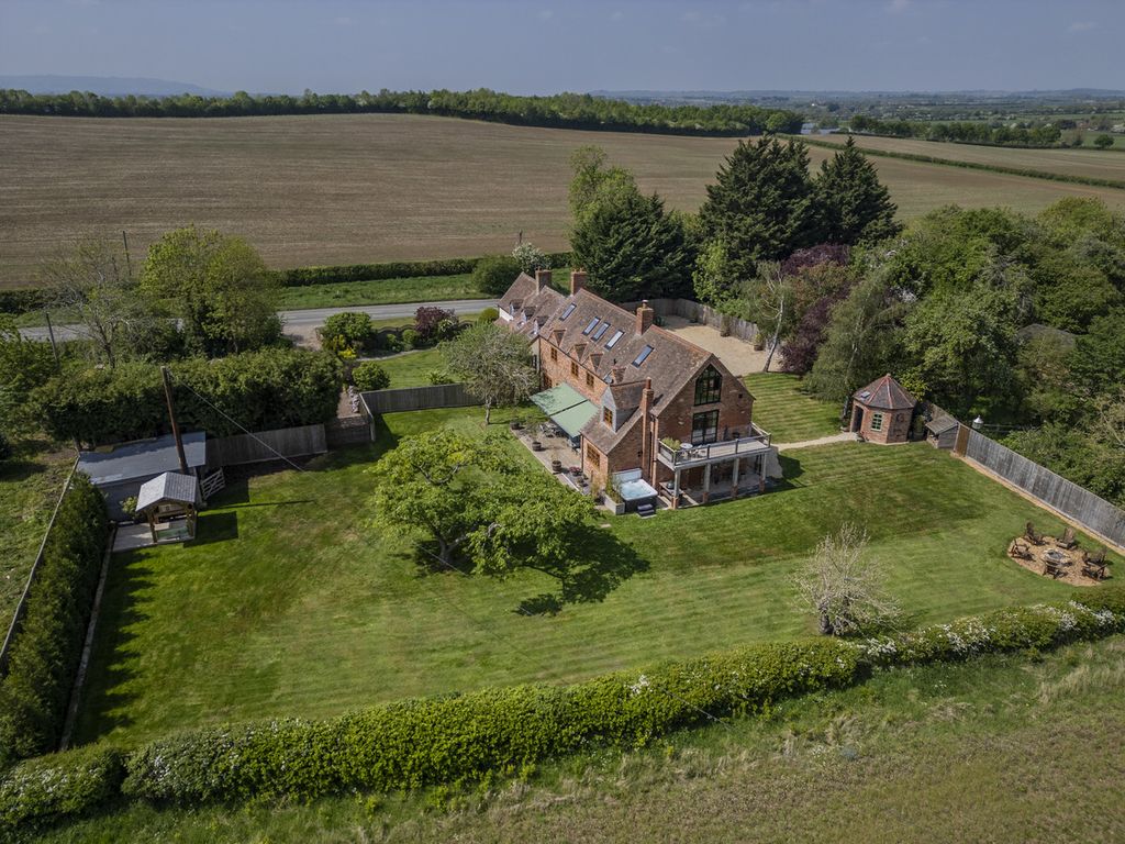 Property photo 1 of 29
