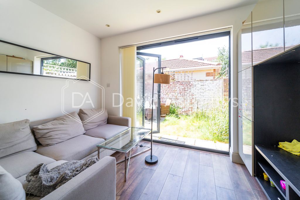 Property photo 1 of 11 Ndb06023