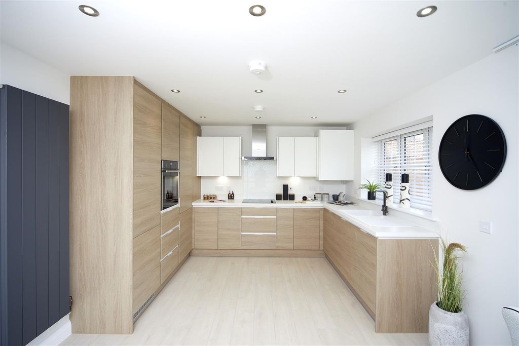 Property photo 2 of 13 Kitchen/Dining